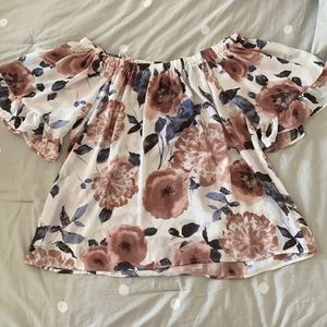 Sienna Sky Size L Off Shoulder Flower Top